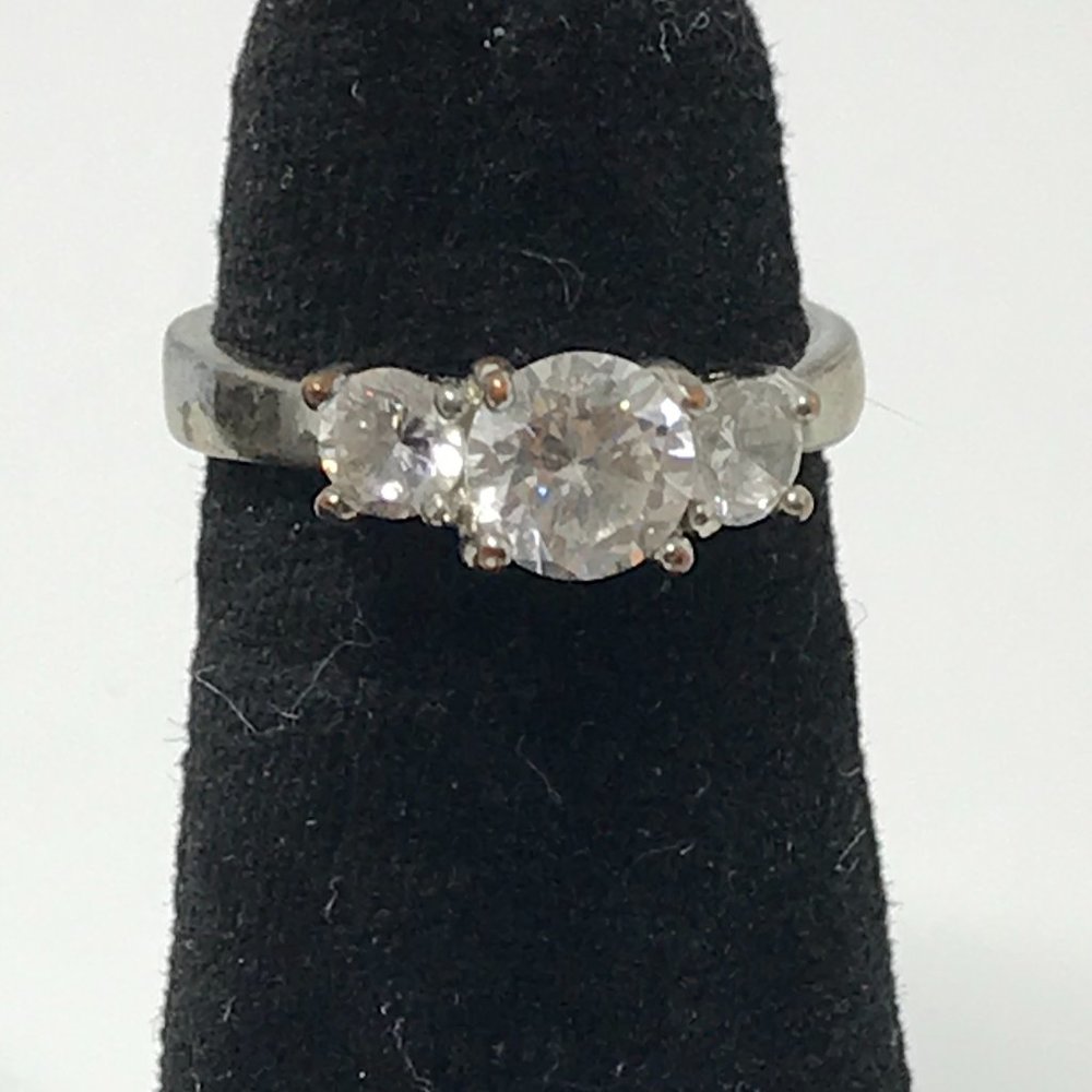 Silver Plated 3 stone ring, Size 6.